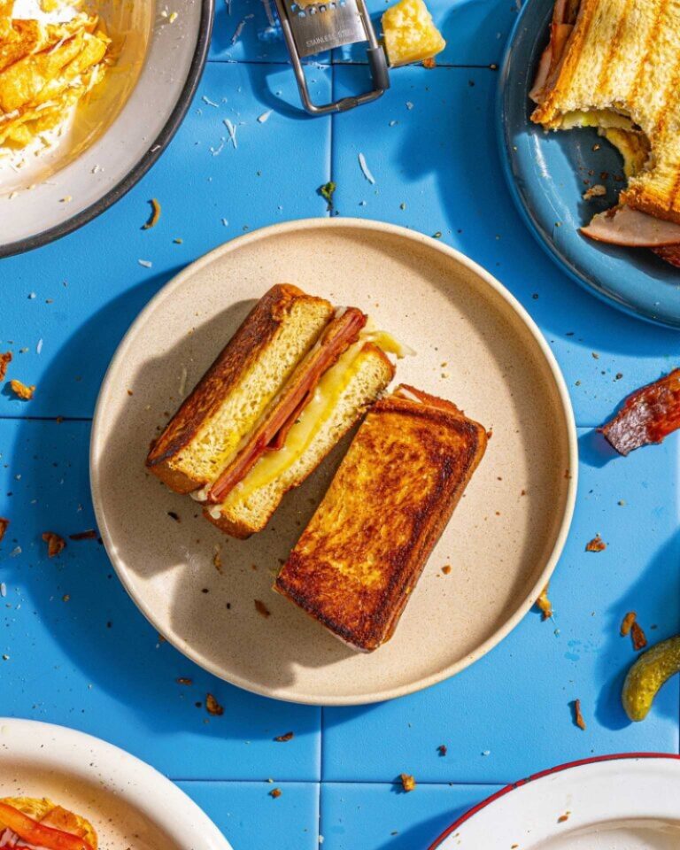 Sando toast ή, αλλιώς, τοστ και σάντουιτς δύο σε ένα